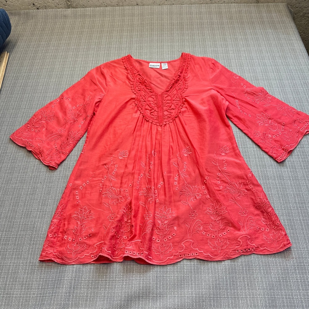 Chico's Boho Embroidered Tunic Top size 1 Medium Red Crochet Lace Peasant Blouse